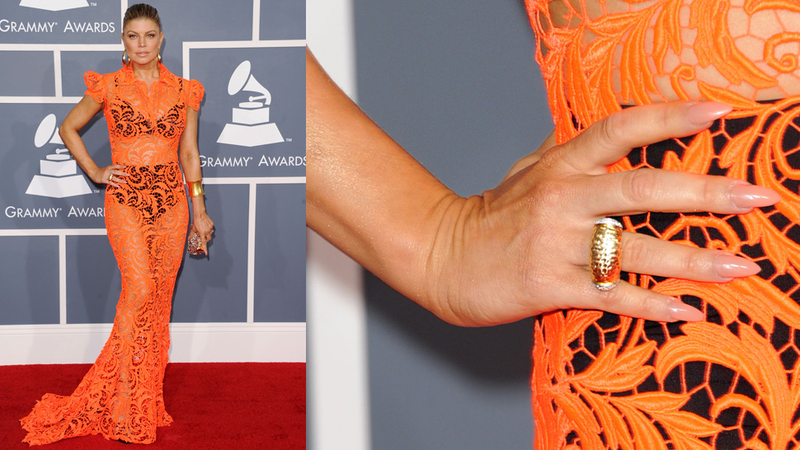 Illustration for article titled Sartorial Inanity Abounds on Grammys Red Carpet